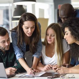 estudiantes en cursos lanbide bilbao centro estudios mikeldi formacion empleo